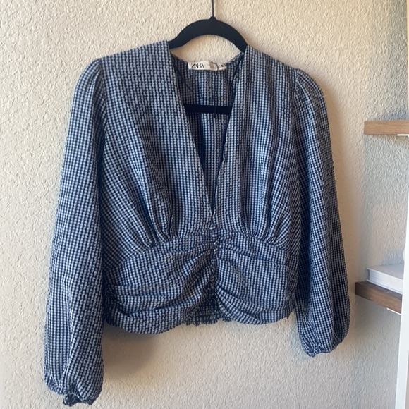 ZARA Gingham Scrunch Blouse - Picture 2 of 9
